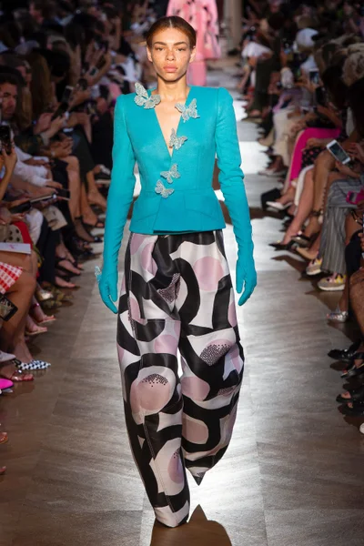 Look 24